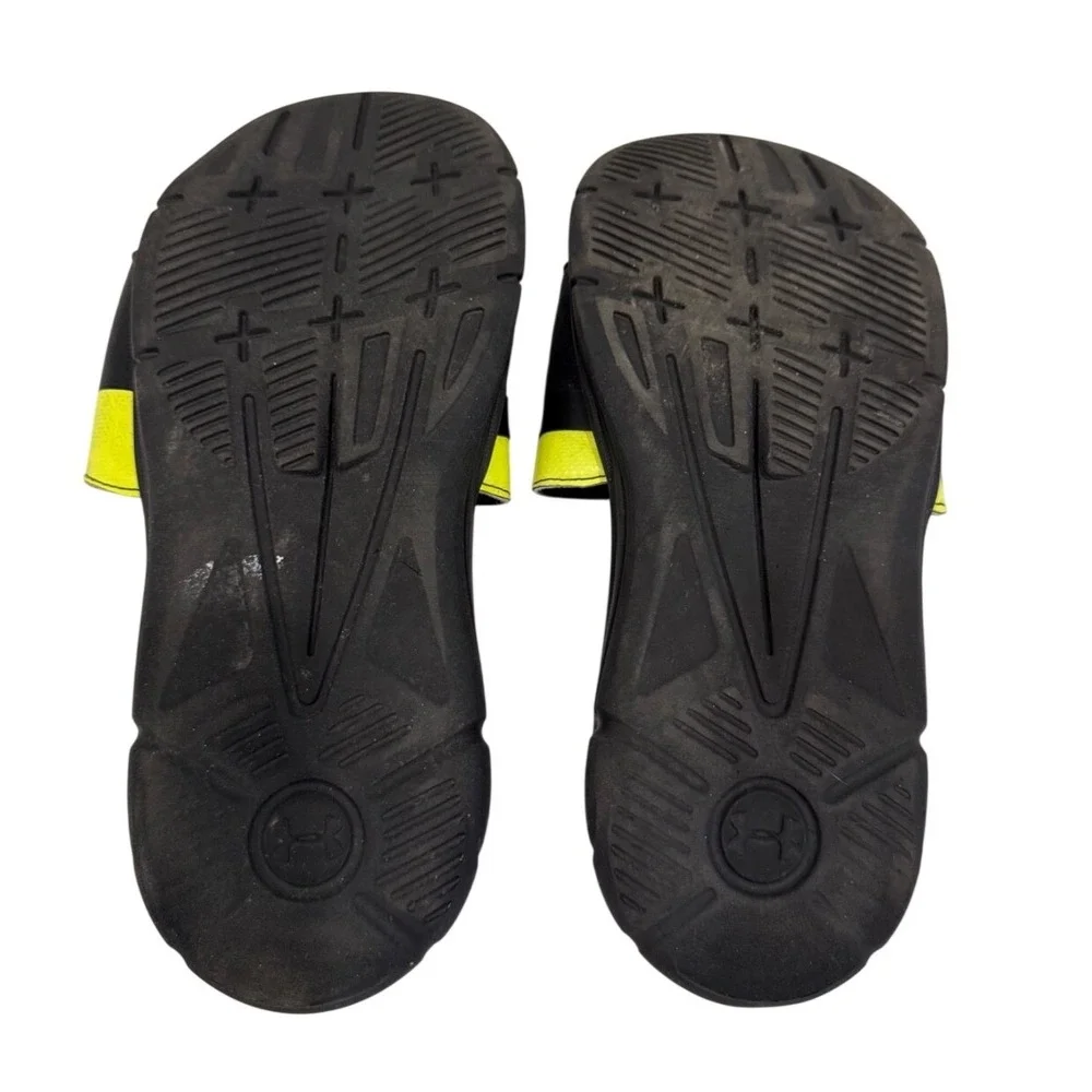 Under Armour slide into